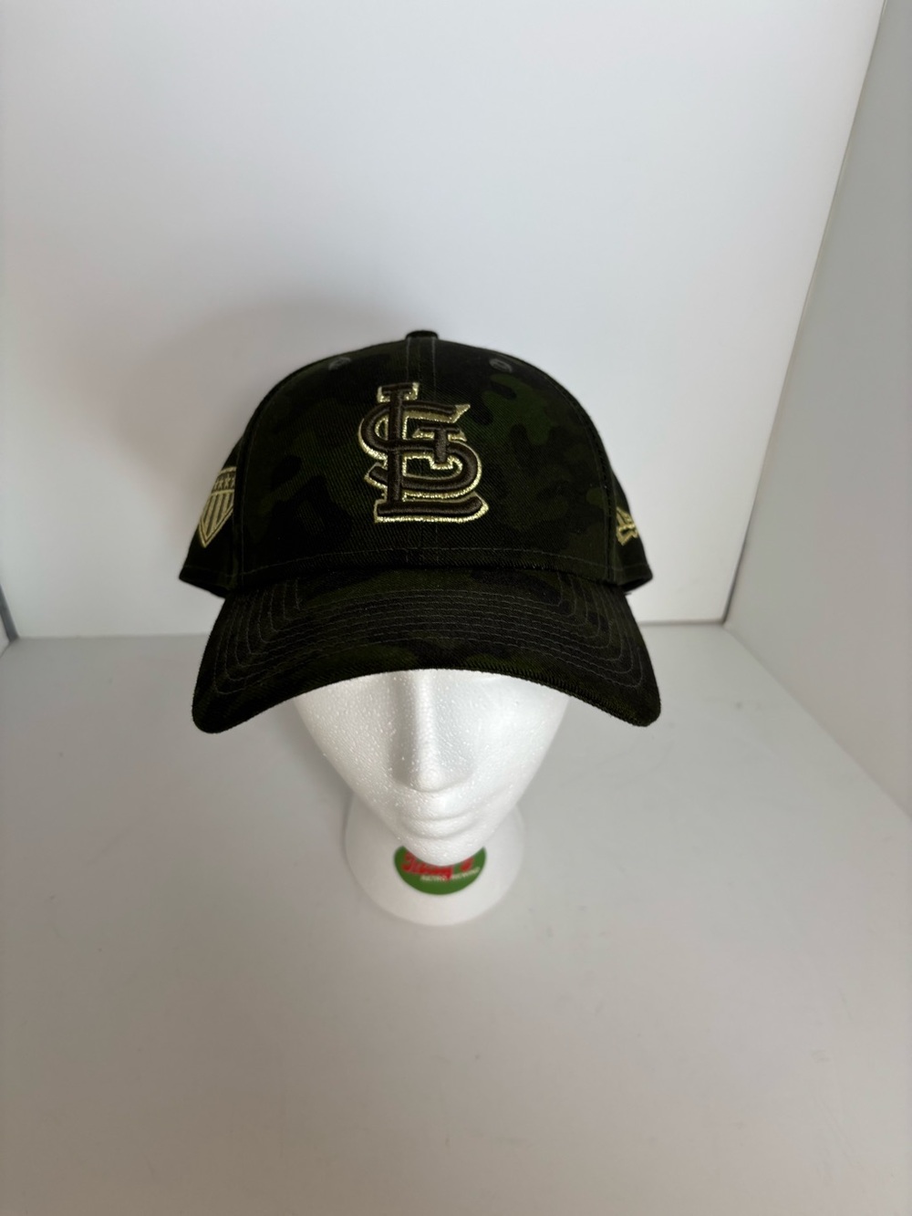 New Era 9 Forty St Louis Cardinals  Camo Cap with adjustable strap
One size